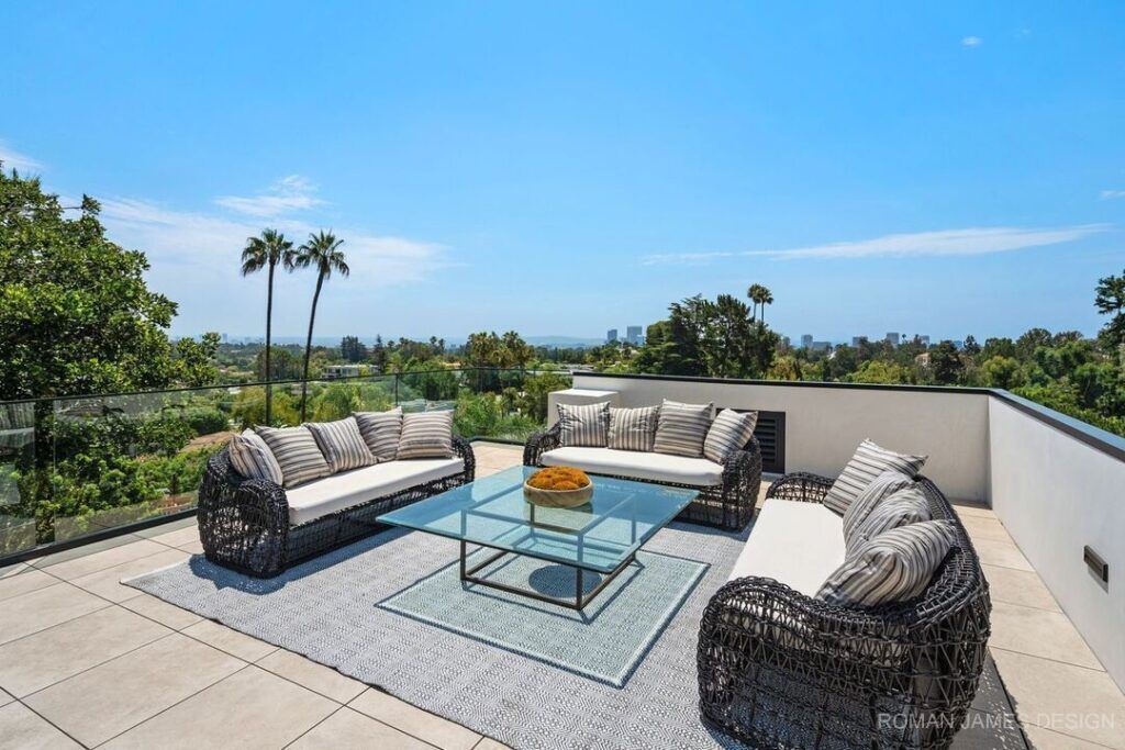 Angelo Modern Mansion Outdoor Patio