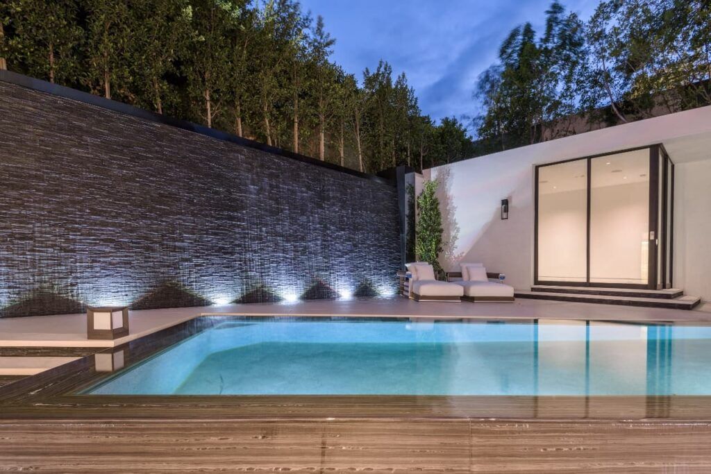 Hanover Modern Mansion Pool Area