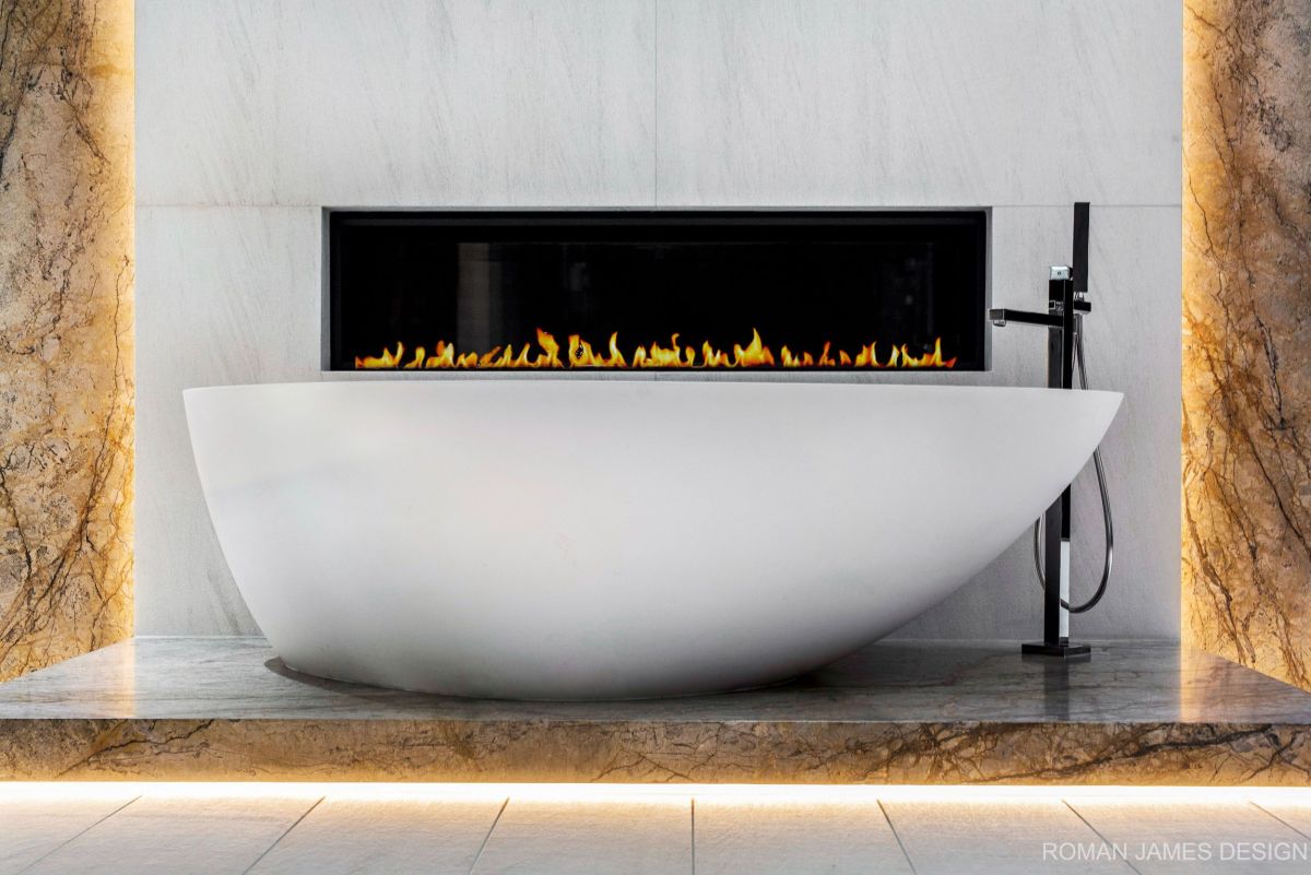 Canon Drive Modern Mansion Tub