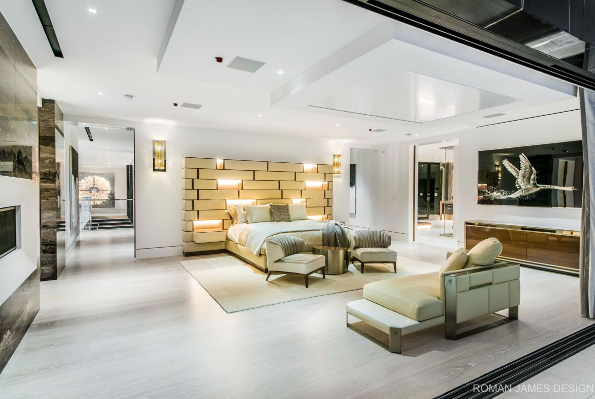 Canon Drive Modern Mansion Livingroom