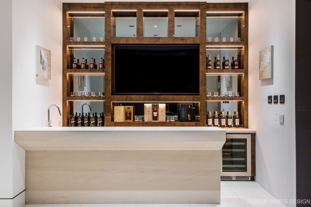 Canon Drive Modern Mansion Bar