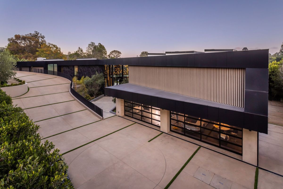 Chalon  Modern Mansion