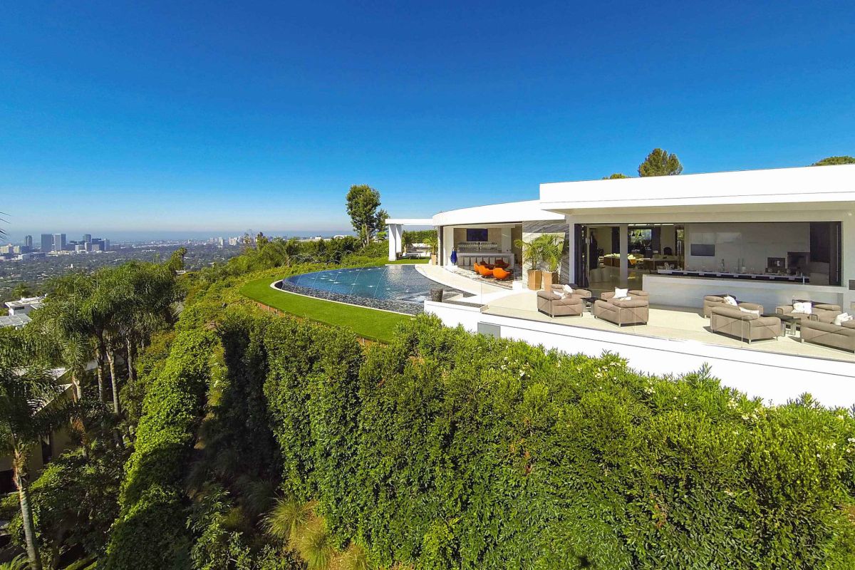 Hillcrest Mansion in Beverly Hills